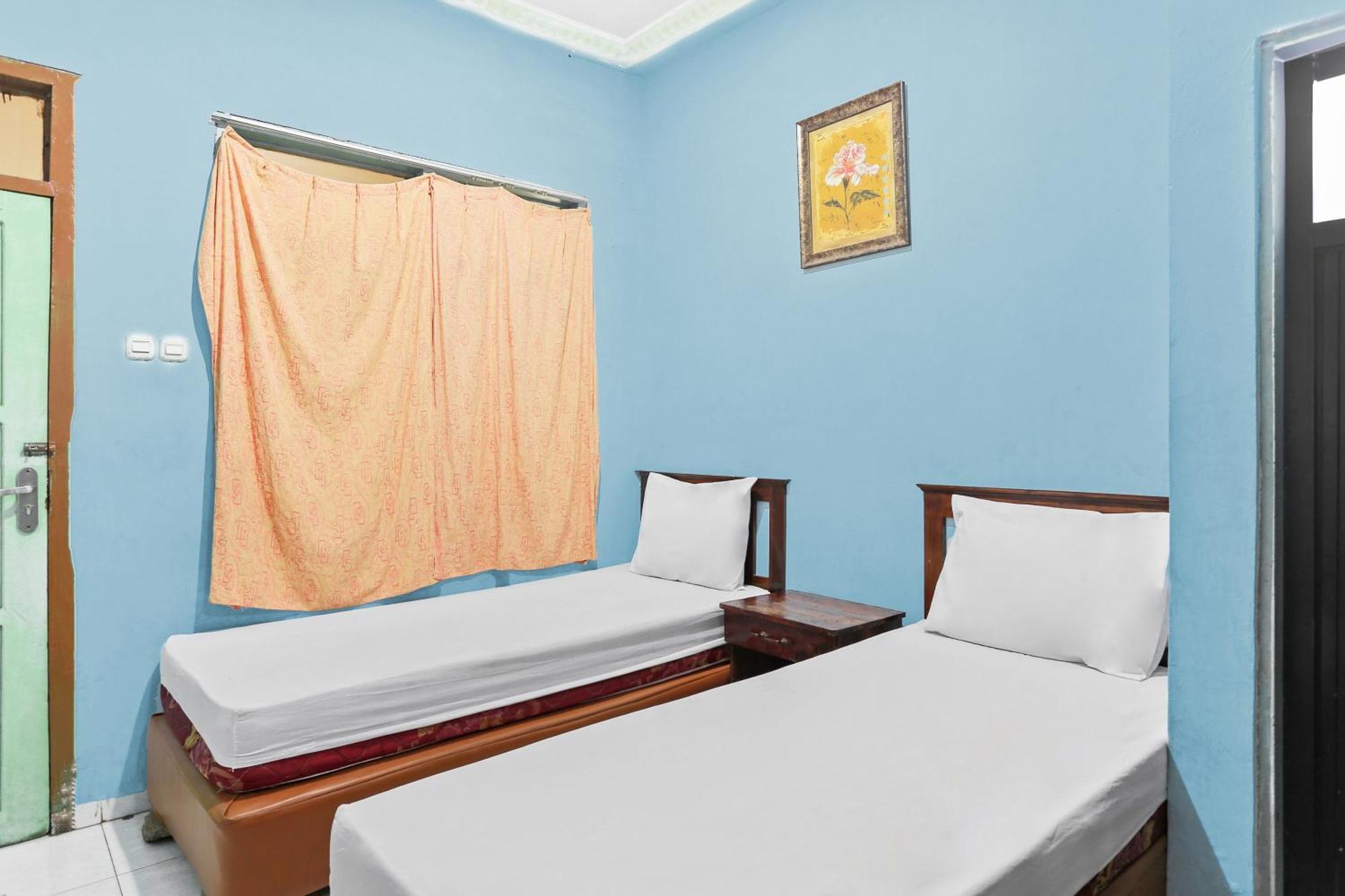 Oyo 93046 Hotel Fortuna Parepare Exterior photo
