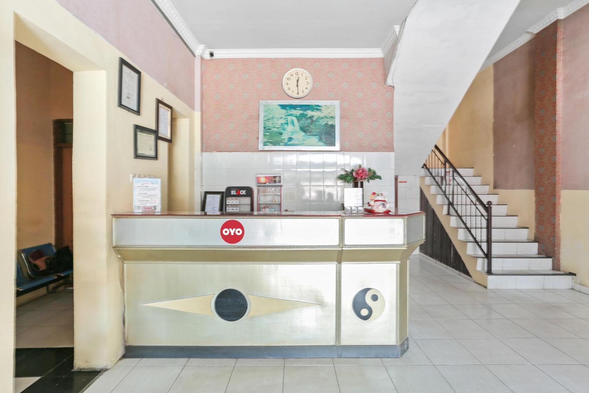 Oyo 93046 Hotel Fortuna Parepare Exterior photo